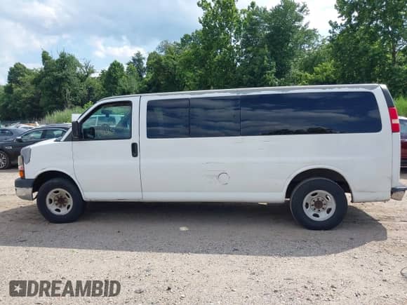 2011 Chevrolet Express Passenger 1LT с VIN 1GAZG1FG7B1171122, выставлен на аукционе IAAI как лот 42781322 с пробегом 262 838 миль миль и . История ставок и продаж доступна на DreamBid. Изображение 14.