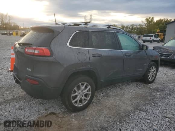 2016 Jeep Cherokee Latitude с VIN 1C4PJMCS8GW346059, выставлен на аукционе Copart как лот 86543395 с пробегом 132 731 миль миль и Списание • Salvage title. История ставок и продаж доступна на DreamBid. Изображение 3.