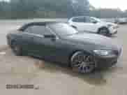 2023 BMW 4 Series 430i z VIN WBA23AT0XPCM11087, wystawiony jako Copart lot #54893025 z przebiegiem 35 703 mil mil oraz Czysty tytuł • Clean title. Historia ofert i sprzedaży dostępna na DreamBid. Obrazek 4.