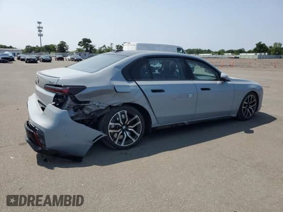 2023 BMW 7 Series 760i xDrive с VIN WBA33EJ0XPCN79892, выставлен на аукционе Copart как лот 64984174 с пробегом 7 898 миль миль и Списание • Salvage title. История ставок и продаж доступна на DreamBid. Изображение 3.