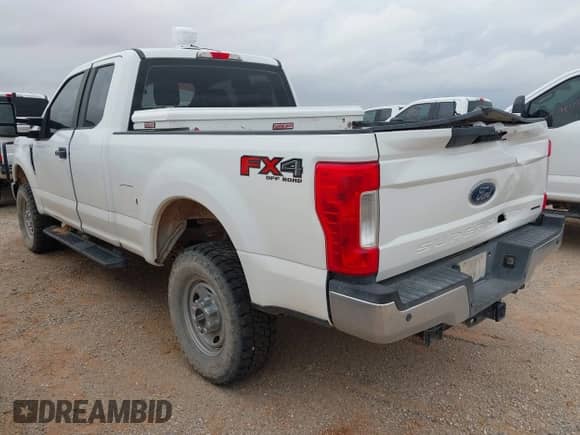 2019 Ford F-250 XL z VIN 1FT7X2B62KEC81439, wystawiony jako IAAI lot #43143386 z przebiegiem 148 419 mil mil oraz . Historia ofert i sprzedaży dostępna na DreamBid. Obrazek 3.