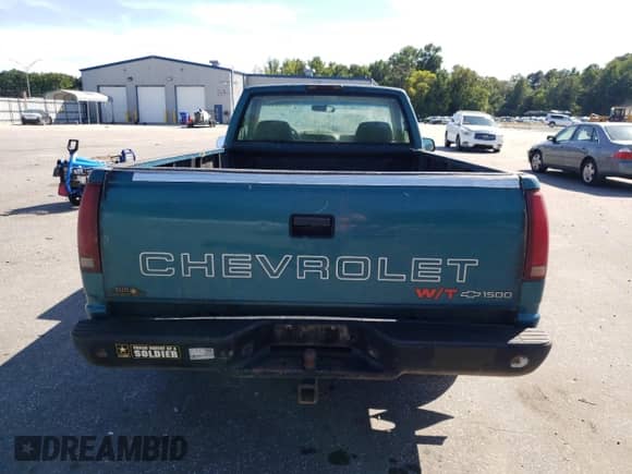 1997 Chevrolet Silverado 1500 z VIN 1GCEC14W3VZ143190, wystawiony jako Copart lot #69785964 z przebiegiem 140 361 mil mil oraz Czysty tytuł • Clean title. Historia ofert i sprzedaży dostępna na DreamBid. Obrazek 6.