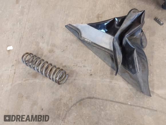 2001 Jeep Wrangler SE with VIN 1J4FA29P01P372136, listed as a IAAI auction lot 42013962 with 163,732 mi miles and . Bid and sale history available at DreamBid. Image 12.