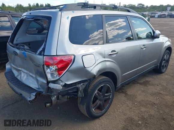 2009 Subaru Forester X с VIN JF2SH636X9H755029, выставлен на аукционе IAAI как лот 43085347 с пробегом 137 674 миль миль и . История ставок и продаж доступна на DreamBid. Изображение 4.