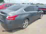 2015 Nissan Altima S z VIN 1N4AL3AP2FC295429, wystawiony jako IAAI lot #42880213 z przebiegiem 126 884 mil mil oraz . Historia ofert i sprzedaży dostępna na DreamBid. Obrazek 4.