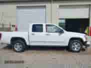 2010 Chevrolet Colorado 1LT z VIN 1GCDSCDE8A8136835, wystawiony jako IAAI lot #42139723 z przebiegiem 102 529 mil mil oraz . Historia ofert i sprzedaży dostępna na DreamBid. Obrazek 14.