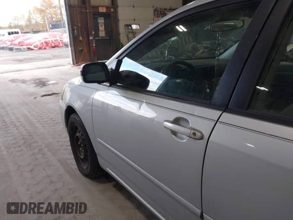 2005 Toyota Corolla CE with VIN 2T1BR32E05C484886, listed as a IAAI auction lot 43525979 with 176,116 mi miles and . Bid and sale history available at DreamBid. Image 13.