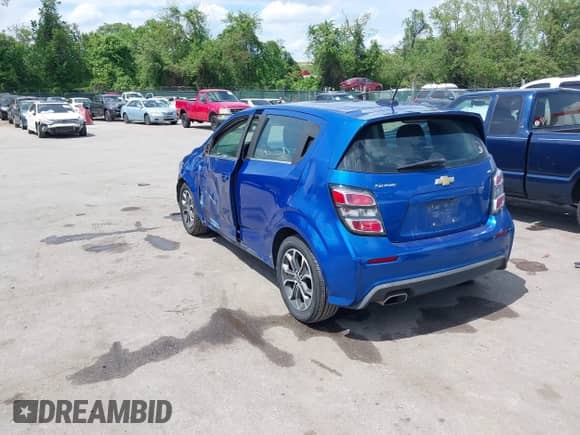 2017 Chevrolet Sonic LT z VIN 1G1JD6SG3H4119714, wystawiony jako IAAI lot #42187437 z przebiegiem 54 516 mil mil oraz . Historia ofert i sprzedaży dostępna na DreamBid. Obrazek 3.