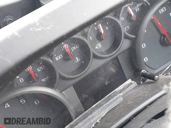 2020 Chevrolet Silverado 1500 Custom z VIN 3GCPWBEK6LG217622, wystawiony jako IAAI lot #41374300 z przebiegiem Nie podano mil oraz . Historia ofert i sprzedaży dostępna na DreamBid. Obrazek 16.