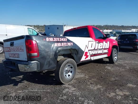 2007 GMC Sierra 1500 Work Truck с VIN 1GTEC14C27Z652213, выставлен на аукционе IAAI как лот 41983194 с пробегом 423 772 миль миль и . История ставок и продаж доступна на DreamBid. Изображение 4.