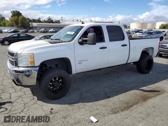 2014 Chevrolet Silverado 1500 с VIN 1GC4CZCG1EF129763, выставлен на аукционе Copart как лот 71725385 с пробегом 132 241 миль миль и Списание • Salvage title. История ставок и продаж доступна на DreamBid. Изображение 1.