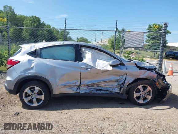 2021 Honda HR-V LX с VIN 3CZRU6H31MM733457, выставлен на аукционе IAAI как лот 42546776 с пробегом Не указан миль и . История ставок и продаж доступна на DreamBid. Изображение 12.