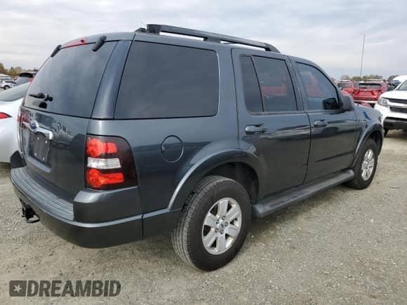 2009 Ford Explorer XLT z VIN 1FMEU63E79UA43921, wystawiony jako Copart lot #80440984 z przebiegiem 251 817 mil mil oraz Czysty tytuł • Clean title. Historia ofert i sprzedaży dostępna na DreamBid. Obrazek 3.