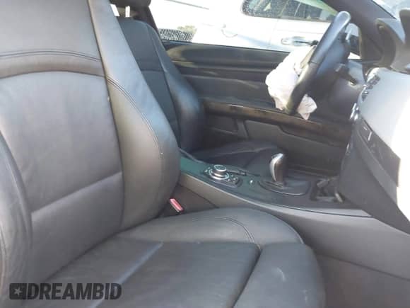 2011 BMW M3 с VIN WBSKG9C5XBE369107, выставлен на аукционе IAAI как лот 40655352 с пробегом Не указан миль и . История ставок и продаж доступна на DreamBid. Изображение 5.