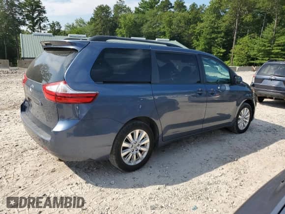 2015 Toyota Sienna LE z VIN 5TDJK3DC2FS124409, wystawiony jako Copart lot #67628935 z przebiegiem 123 028 mil mil oraz Czysty tytuł • Clean title. Historia ofert i sprzedaży dostępna na DreamBid. Obrazek 3.