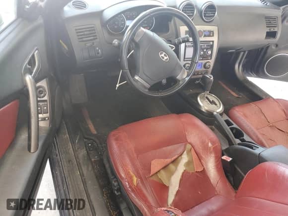 2008 Hyundai Tiburon GT с VIN KMHHN66FX8U280481, выставлен на аукционе Copart как лот 52960165 с пробегом 133 063 миль миль и На запчасти • Non repairable. История ставок и продаж доступна на DreamBid. Изображение 8.