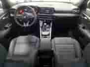 2024 Dodge Hornet R/T z VIN ZACPDFCW1R3A32864, wystawiony jako Copart lot #80267224 z przebiegiem 3 371 mil mil oraz Czysty tytuł • Clean title. Historia ofert i sprzedaży dostępna na DreamBid. Obrazek 8.