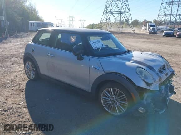 2015 MINI Hardtop S с VIN WMWXP7C59F2A58681, выставлен на аукционе IAAI как лот 43415107 с пробегом 103 468 миль миль и . История ставок и продаж доступна на DreamBid. Изображение 1.