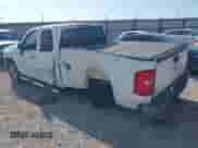 2013 Chevrolet Silverado 1500 LT z VIN 1GCRCSE06DZ256714, wystawiony jako IAAI lot #43160510 z przebiegiem 95 035 mil mil oraz . Historia ofert i sprzedaży dostępna na DreamBid. Obrazek 3.