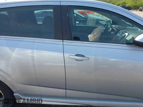 2018 Chevrolet Sonic LT with VIN 1G1JD6SH0J4123346, listed as a IAAI auction lot 42097527 with 114,392 mi miles and . Bid and sale history available at DreamBid. Image 13.