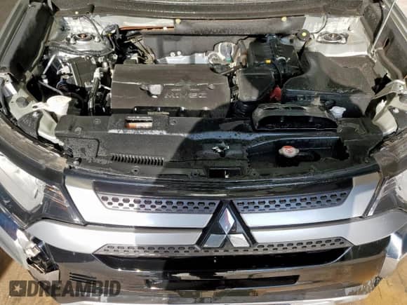 2020 Mitsubishi Outlander SE z VIN JA4AD3A34LZ016716, wystawiony jako Copart lot #70956755 z przebiegiem 63 444 mil mil oraz Czysty tytuł • Clean title. Historia ofert i sprzedaży dostępna na DreamBid. Obrazek 12.