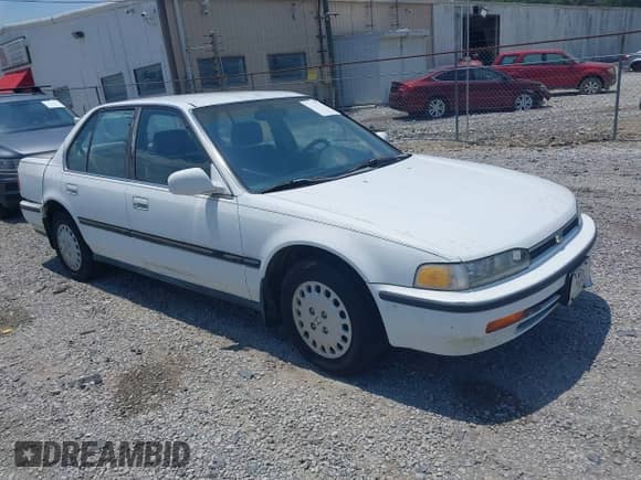 1993 Honda Accord LX z VIN JHMCB7653PC002464, wystawiony jako IAAI lot #42582131 z przebiegiem 243 918 mil mil oraz . Historia ofert i sprzedaży dostępna na DreamBid. Obrazek 1.