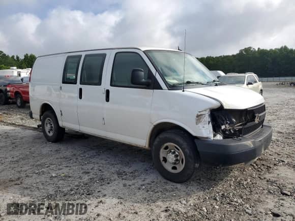 2015 Chevrolet Express Cargo z VIN 1GCWGFCF1F1266929, wystawiony jako Copart lot #63559255 z przebiegiem 136 431 mil mil oraz Szkoda całkowita • Salvage title. Historia ofert i sprzedaży dostępna na DreamBid. Obrazek 4.