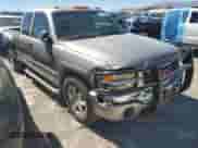 2003 GMC Sierra 1500 SLE with VIN 2GTEC19T731131936, listed as a Copart auction lot 66722825 with 189,340 mi miles and Salvage title. Bid and sale history available at DreamBid. Image 4.