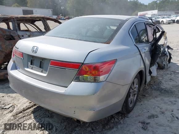 2012 Honda Accord LX Premium с VIN 1HGCP2F49CA104470, выставлен на аукционе IAAI как лот 43193377 с пробегом Не указан миль и . История ставок и продаж доступна на DreamBid. Изображение 4.