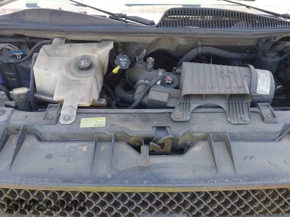 2003 Chevrolet Express Passenger with VIN 1GAHG39U131204366, listed as a IAAI auction lot 42941347 with 208,606 mi miles and . Bid and sale history available at DreamBid. Image 10.