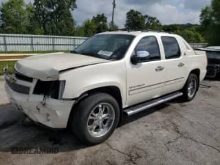 2013 Chevrolet Avalanche LTZ с VIN 3GNTKGE78DG293838, выставлен на аукционе Copart как лот 69284035 с пробегом 212 829 миль миль и Списание • Salvage title. История ставок и продаж доступна на DreamBid. Изображение 1.