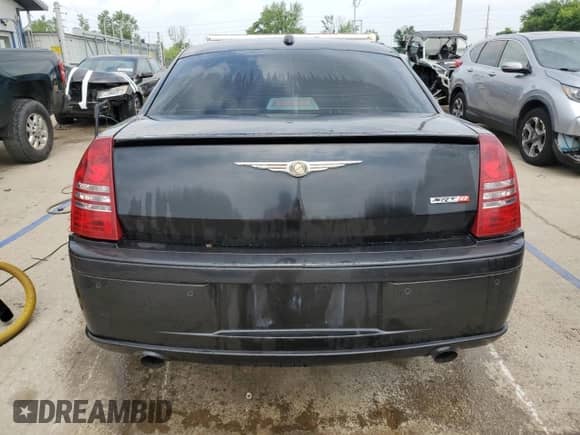 2006 Chrysler 300 C SRT-8 z VIN 2C3LA73W76H102777, wystawiony jako Copart lot #60065925 z przebiegiem 97 765 mil mil oraz Szkoda całkowita • Salvage title. Historia ofert i sprzedaży dostępna na DreamBid. Obrazek 6.