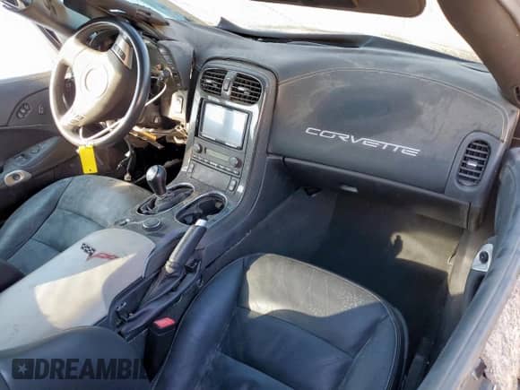 2013 Chevrolet Corvette ZR1 3ZR z VIN 1G1YN2DT0D5800450, wystawiony jako Copart lot #44541455 z przebiegiem Nie podano mil oraz Szkoda całkowita • Salvage title. Historia ofert i sprzedaży dostępna na DreamBid. Obrazek 8.