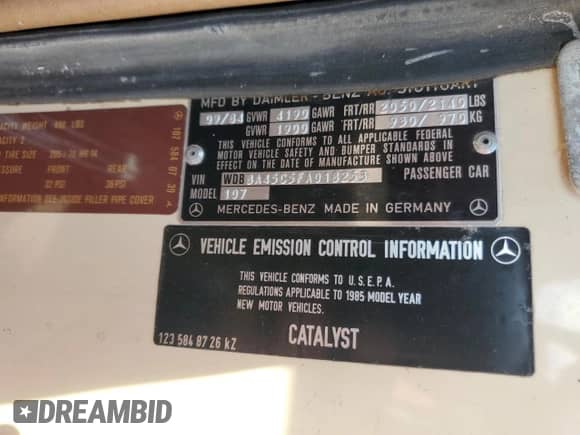 1985 Mercedes-Benz SL z VIN WDBBA45C5FA018253, wystawiony jako Copart lot #44746965 z przebiegiem 115 833 mil mil oraz Szkoda całkowita • Salvage title. Historia ofert i sprzedaży dostępna na DreamBid. Obrazek 13.
