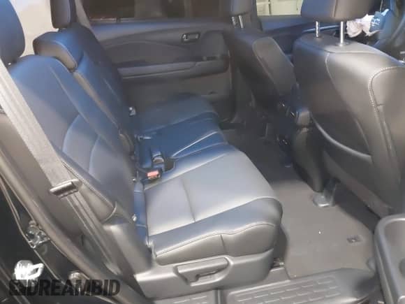 2025 Honda Passport EX-L с VIN 5FNYF8H54SB010454, выставлен на аукционе IAAI как лот 41569333 с пробегом 4 592 миль миль и . История ставок и продаж доступна на DreamBid. Изображение 8.