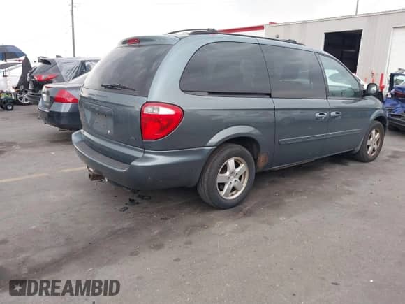 2006 Dodge Grand Caravan SXT with VIN 2D8GP44L46R743654, listed as a IAAI auction lot 42852034 with 197,839 mi miles and . Bid and sale history available at DreamBid. Image 4.