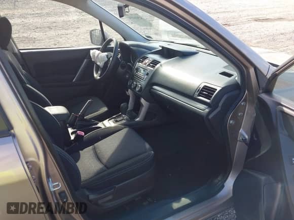 2014 Subaru Forester Premium z VIN JF2SJAEC3EH425690, wystawiony jako IAAI lot #43414154 z przebiegiem 116 707 mil mil oraz . Historia ofert i sprzedaży dostępna na DreamBid. Obrazek 5.