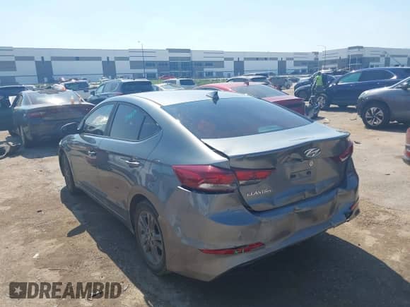 2017 Hyundai Elantra Value Edition z VIN KMHD84LF2HU150905, wystawiony jako IAAI lot #43351612 z przebiegiem 200 734 mil mil oraz . Historia ofert i sprzedaży dostępna na DreamBid. Obrazek 3.