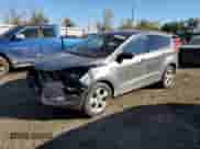 2014 Ford Escape SE z VIN 1FMCU0GX5EUE50422, wystawiony jako Copart lot #87074825 z przebiegiem 180 283 mil mil oraz Czysty tytuł • Clean title. Historia ofert i sprzedaży dostępna na DreamBid. Obrazek 1.