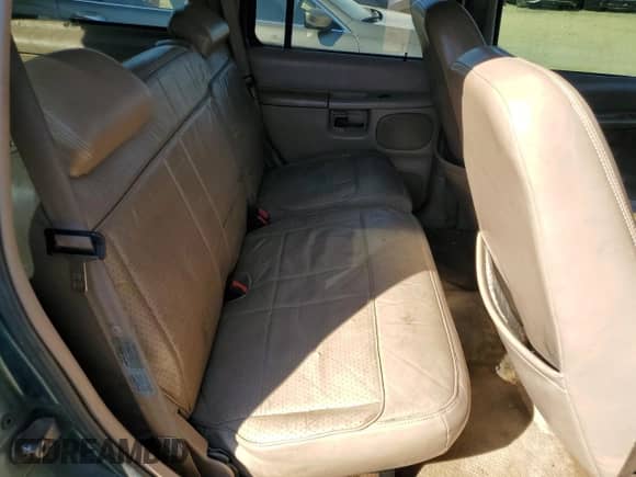 1998 Ford Explorer XLT с VIN 1FMZU32P8WZC33499, выставлен на аукционе Copart как лот 46713545 с пробегом 371 924 миль миль и Списание • Salvage title. История ставок и продаж доступна на DreamBid. Изображение 11.