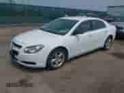 2012 Chevrolet Malibu 1LS z VIN 1G1ZB5E04CF159685, wystawiony jako IAAI lot #42931547 z przebiegiem 103 458 mil mil oraz . Historia ofert i sprzedaży dostępna na DreamBid. Obrazek 2.