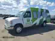 2012 Ford Econoline Cargo Commercial z VIN 1FTNS2EW6CDA08903, wystawiony jako Copart lot #70480015 z przebiegiem 93 137 mil mil oraz Czysty tytuł • Clean title. Historia ofert i sprzedaży dostępna na DreamBid. Obrazek 1.
