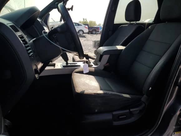 2011 Ford Escape XLT с VIN 1FMCU9DG6BKB83727, выставлен на аукционе Copart как лот 71954295 с пробегом 184 010 миль миль и Чистый • Clean title. История ставок и продаж доступна на DreamBid. Изображение 7.