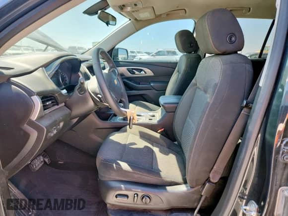 2020 Chevrolet Traverse LT Cloth z VIN 1GNERGKW1LJ228519, wystawiony jako Copart lot #80440645 z przebiegiem 128 089 mil mil oraz Czysty tytuł • Clean title. Historia ofert i sprzedaży dostępna na DreamBid. Obrazek 7.