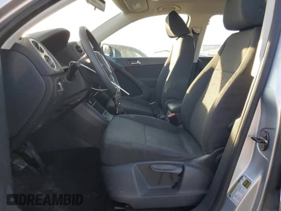 2011 Volkswagen Tiguan S с VIN WVGCV7AXXBW502013, выставлен на аукционе Copart как лот 88782505 с пробегом 45 091 миль миль и Списание • Salvage title. История ставок и продаж доступна на DreamBid. Изображение 7.