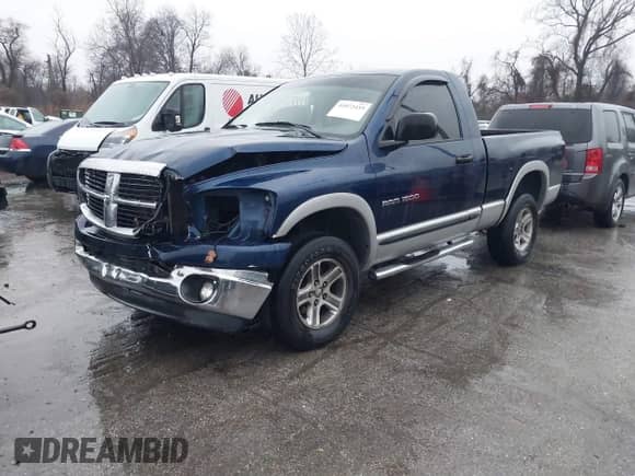 2007 Dodge 1500 ST z VIN 1D7HU16P87J619764, wystawiony jako IAAI lot #41072433 z przebiegiem 140 077 mil mil oraz . Historia ofert i sprzedaży dostępna na DreamBid. Obrazek 2.
