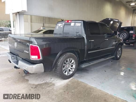 2015 Ram 1500 Laramie Longhorn с VIN 1C6RR7PT2FS660230, выставлен на аукционе IAAI как лот 43355515 с пробегом 51 977 миль миль и . История ставок и продаж доступна на DreamBid. Изображение 4.