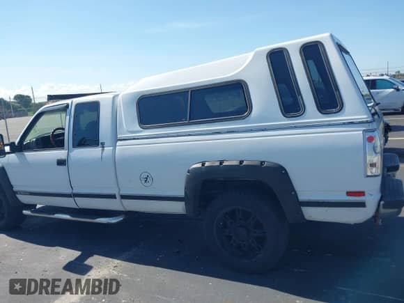 2000 Chevrolet Silverado 2500 с VIN 1GCGC29J4YF429311, выставлен на аукционе IAAI как лот 43014830 с пробегом 196 712 миль миль и . История ставок и продаж доступна на DreamBid. Изображение 15.