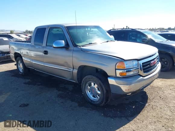 2002 GMC Sierra 1500 SLE z VIN 2GTEK19T121357441, wystawiony jako IAAI lot #42769835 z przebiegiem 214 966 mil mil oraz . Historia ofert i sprzedaży dostępna na DreamBid. Obrazek 1.