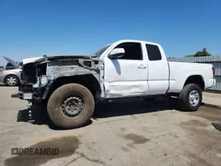 2019 Toyota Tacoma SR z VIN 5TFRX5GN4KX140466, wystawiony jako Copart lot #69698385 z przebiegiem 28 255 mil mil oraz Szkoda całkowita • Salvage title. Historia ofert i sprzedaży dostępna na DreamBid. Obrazek 1.